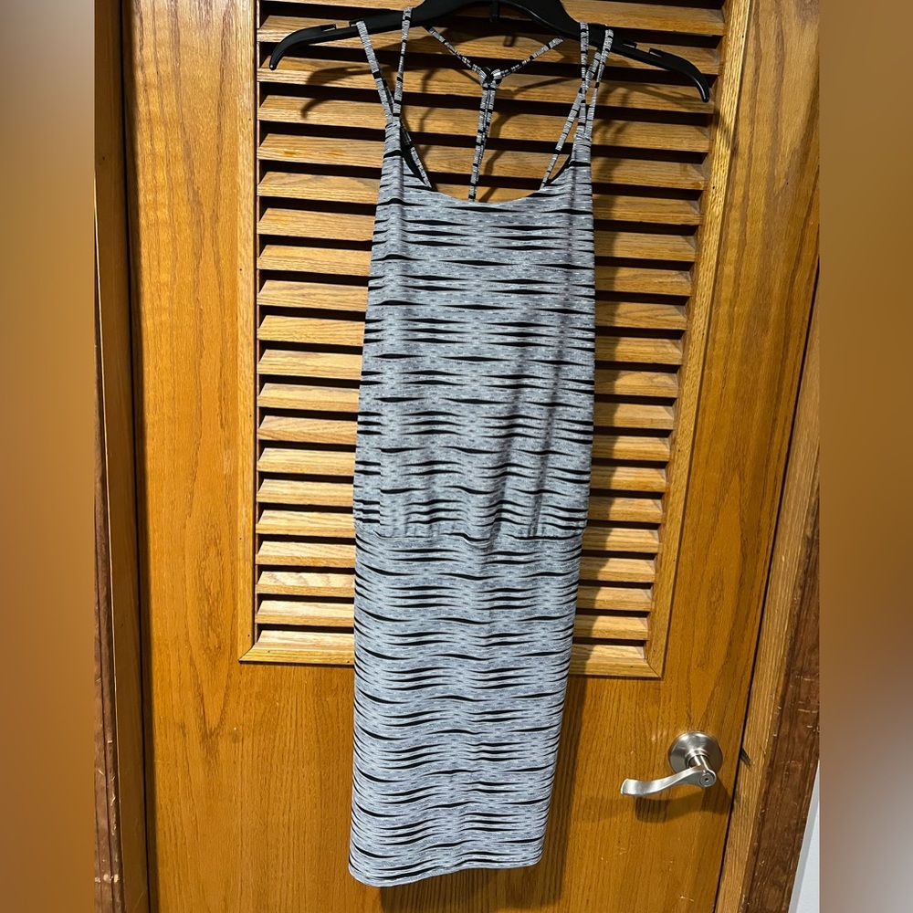 Women’s Athleta dress-size XS